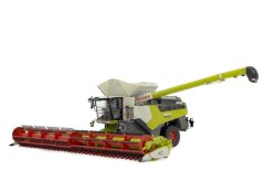 Model kombajnu Claas Lexion 8800 TT + Convio 1380 a přepravník na žací lištu MarGen 1 32 roztažený výložník Model kombajnu Claas Lexion 8800 TT + Convio 1380 a přepravník na žací lištu MarGen 1 32 roztažený výložník