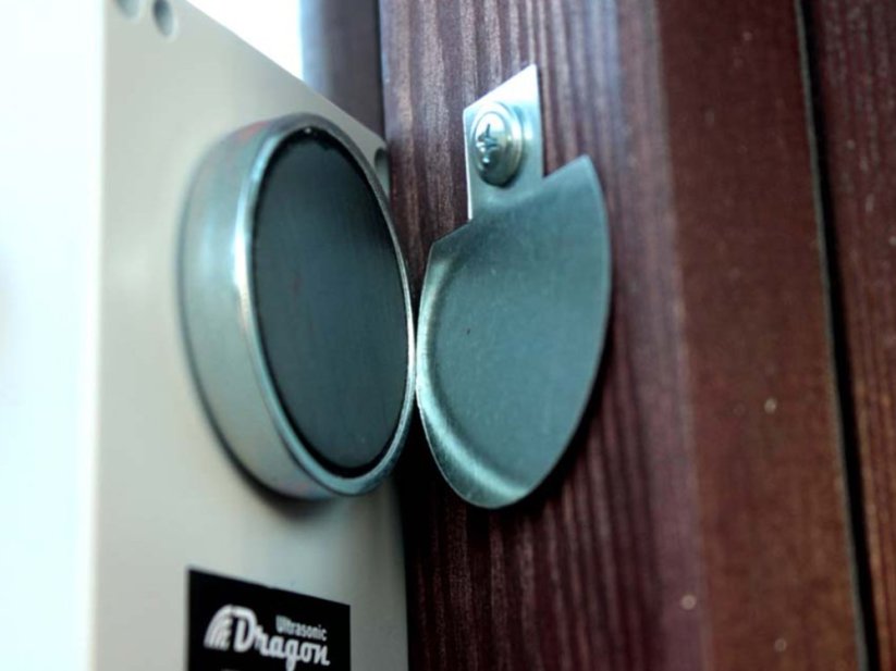 Vodotěsný ultrazvukový plašič na kuny, myši a potkany DRAGON ULTRASONIC E150