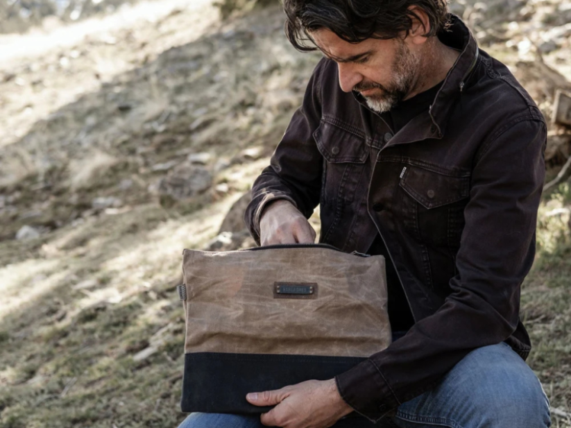 NEELUM LARGE ZIPPER POUCH Barebones skvělá taška na cesty