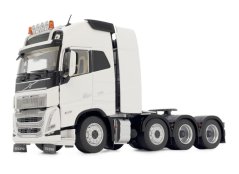Model tahače těžkých nákladů Volvo FH5 truck 8x4 bílý MarGe 132 Model tahače těžkých nákladů Volvo FH5 truck 8x4 bílý MarGe 132