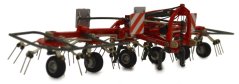 Model obraceče sena Massey Ferguson TD 676 DN MarGe 132 přední pohled na složený nahrabovač