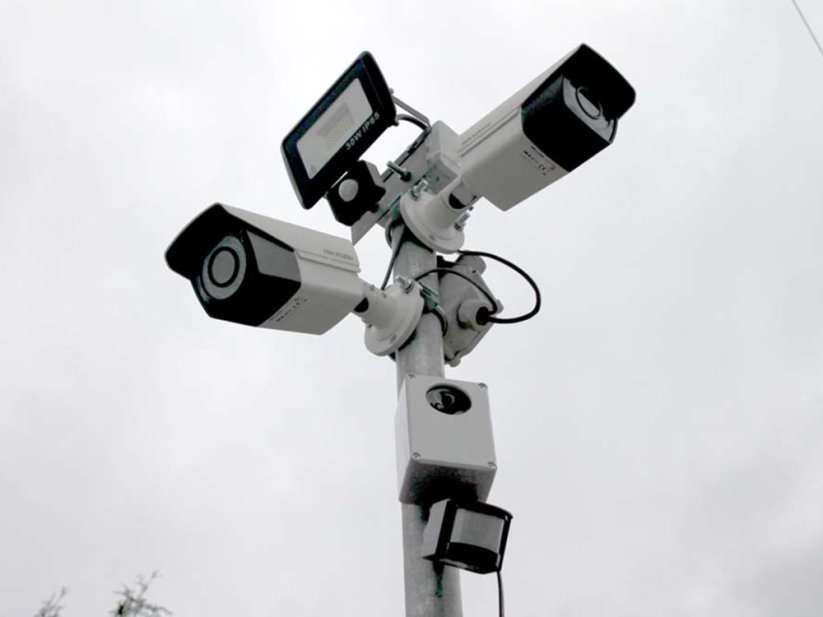 Vodotěsný ultrazvukový plašič na kuny, myši a potkany DRAGON ULTRASONIC E150