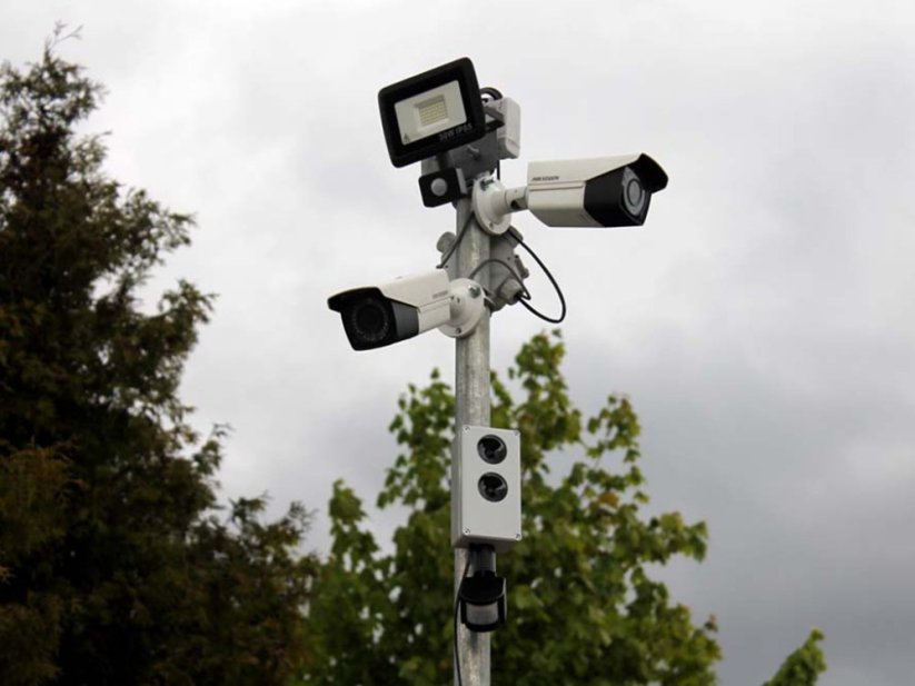 Vodotěsný ultrazvukový plašič na kuny, myši a potkany DRAGON ULTRASONIC E250