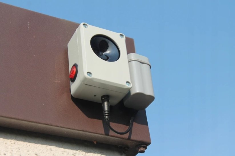 Vodotěsný ultrazvukový plašič na kuny, myši a potkany DRAGON ULTRASONIC CH100