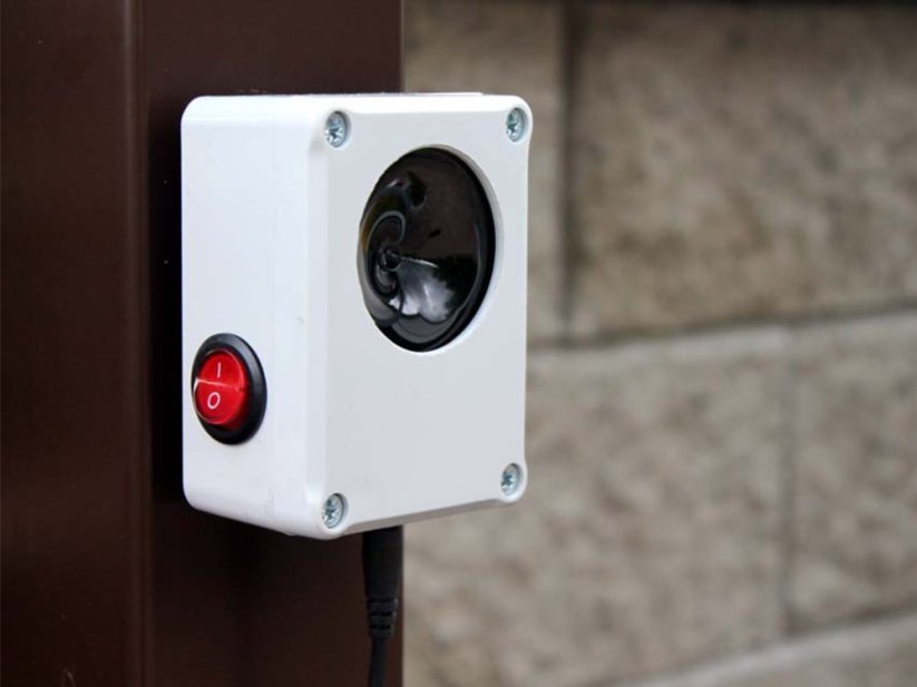 Vodotěsný ultrazvukový plašič na kuny, myši a potkany DRAGON ULTRASONIC C100