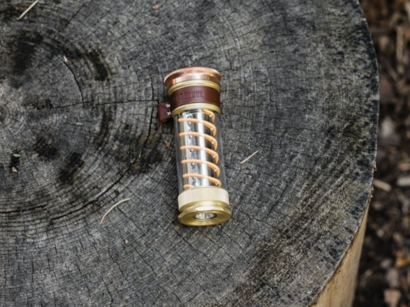 Kapesní svítilna EDISON Barebones každý jí bude závidět