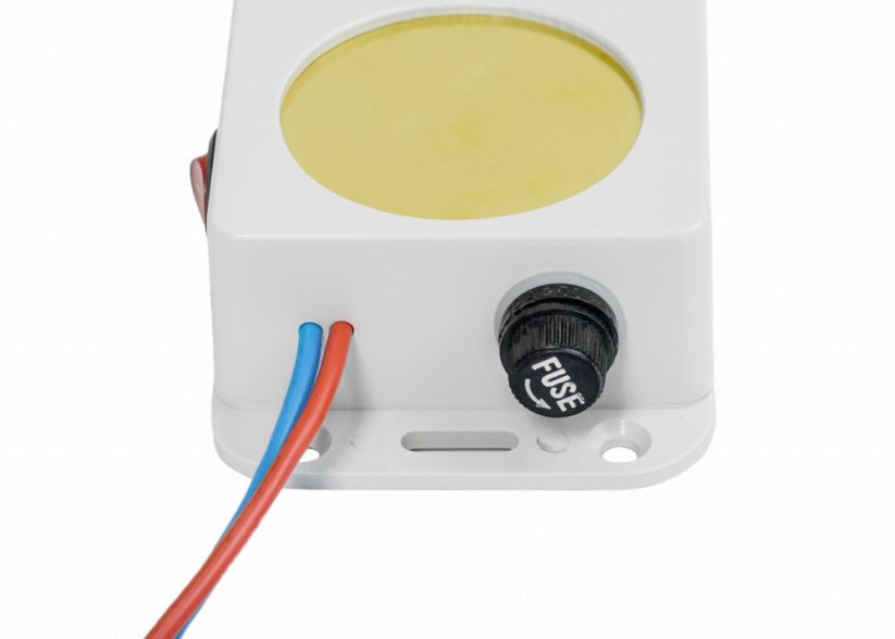 Silný ultrazvukový plašič do auta na kuny, myši a potkany B-FARM A150 | 2x50mm reproduktory + 3x LED